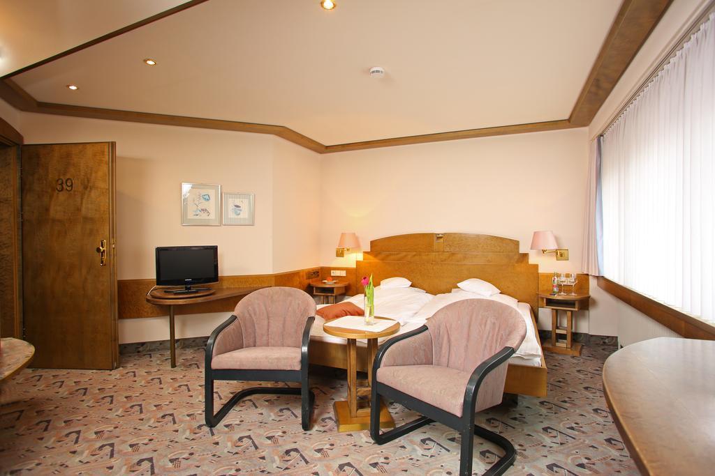 Hotel Brielhof แฮคินเงิน ภายนอก รูปภาพ