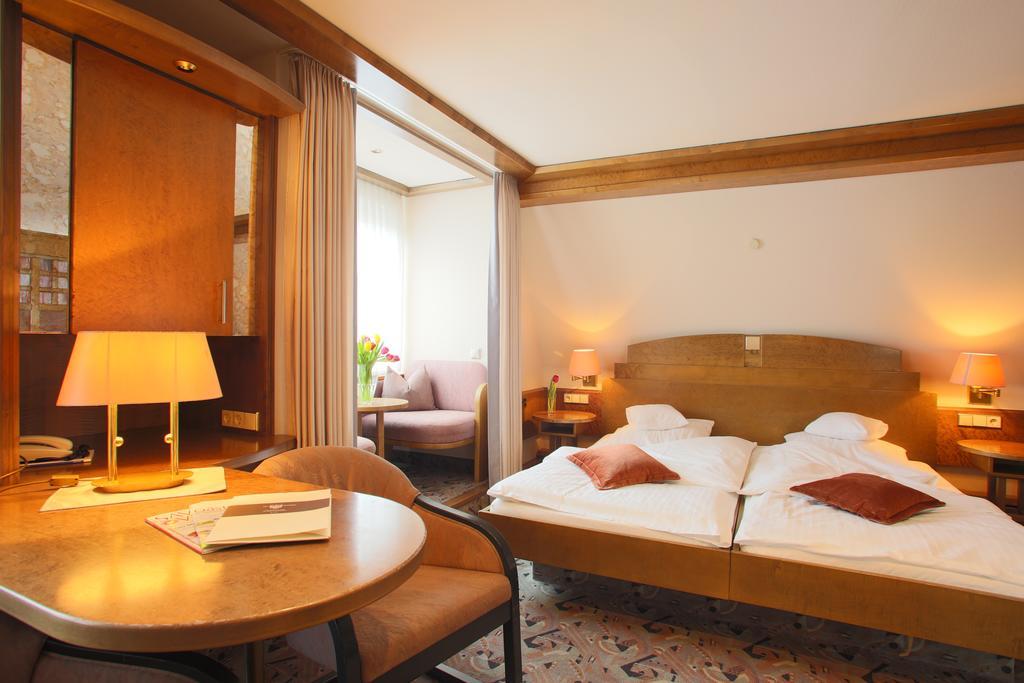 Hotel Brielhof แฮคินเงิน ภายนอก รูปภาพ