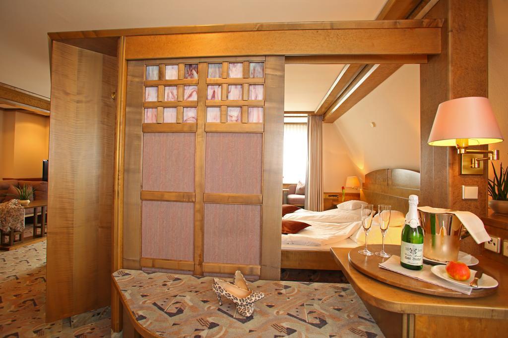 Hotel Brielhof แฮคินเงิน ภายนอก รูปภาพ