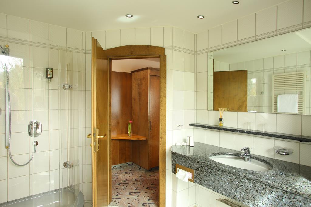 Hotel Brielhof แฮคินเงิน ภายนอก รูปภาพ