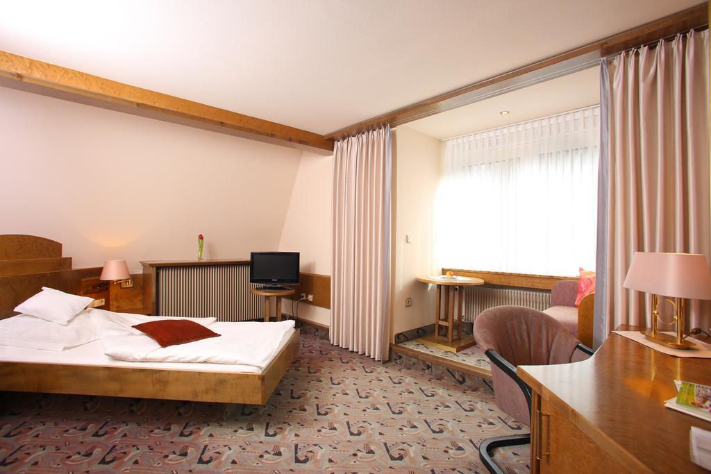 Hotel Brielhof แฮคินเงิน ภายนอก รูปภาพ